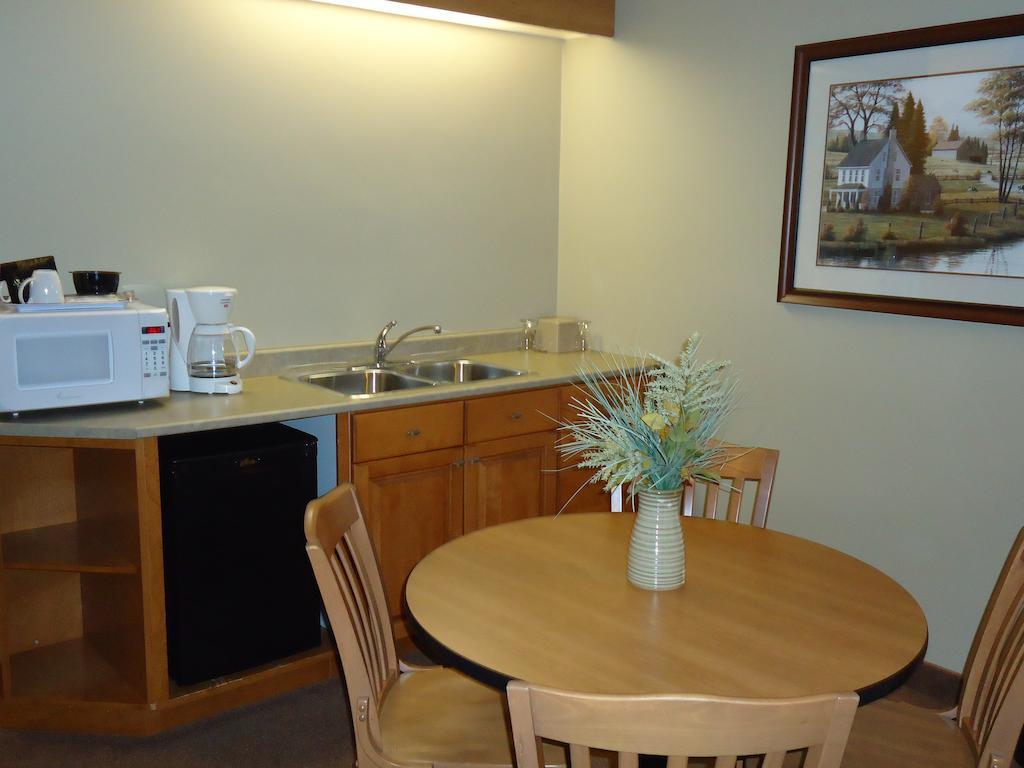 Auberge Bouctouche Inn & Suites Eksteriør billede