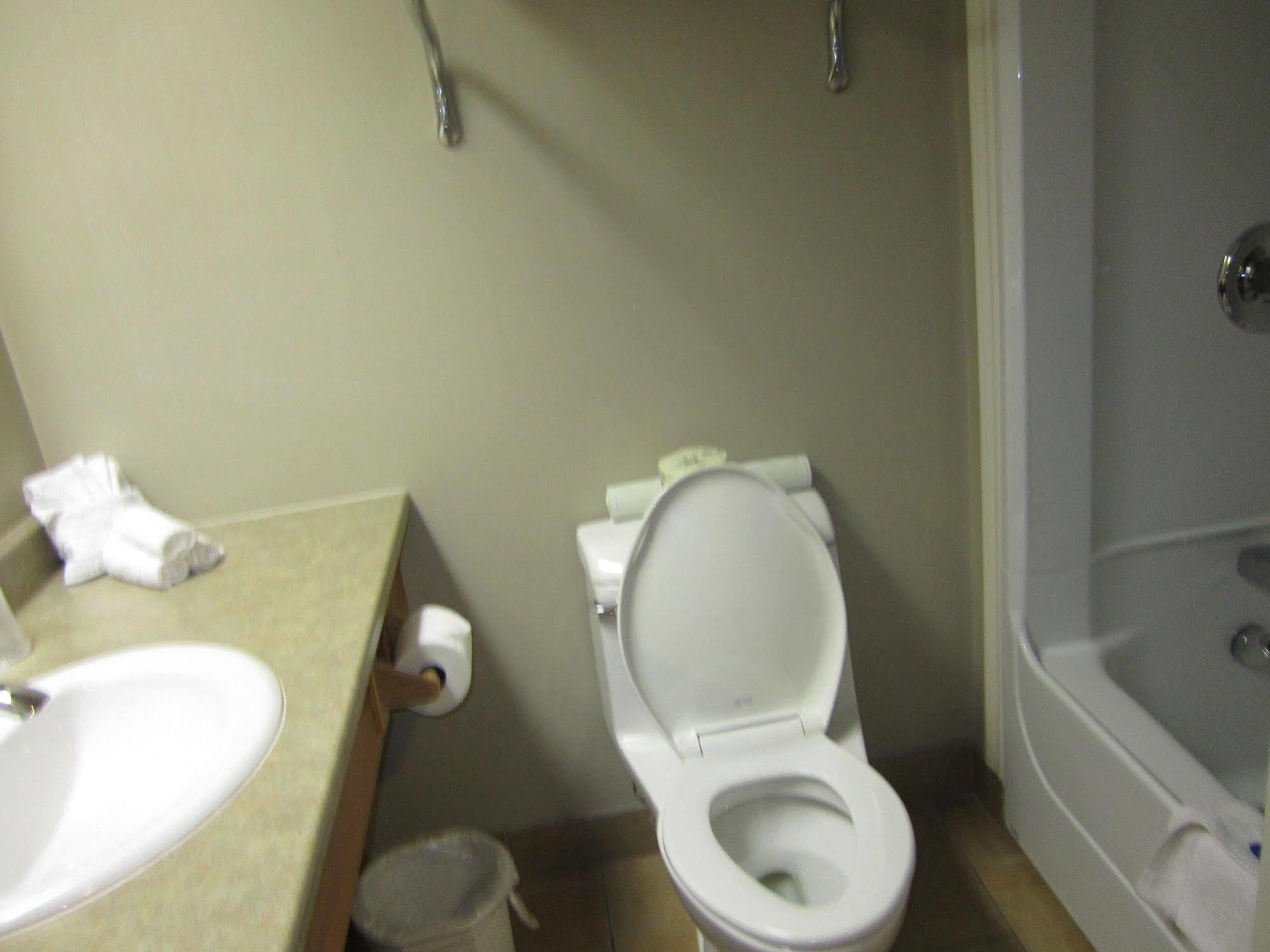 Auberge Bouctouche Inn & Suites Eksteriør billede