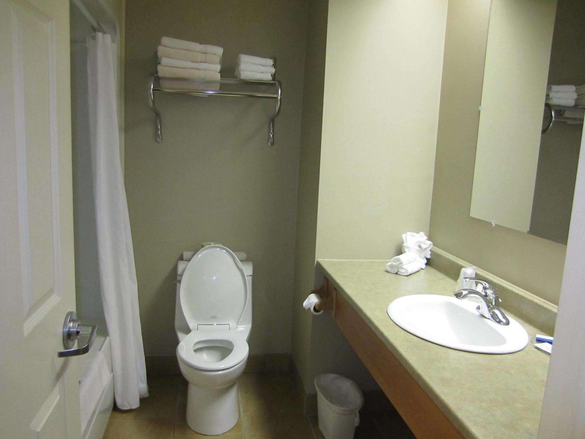 Auberge Bouctouche Inn & Suites Eksteriør billede