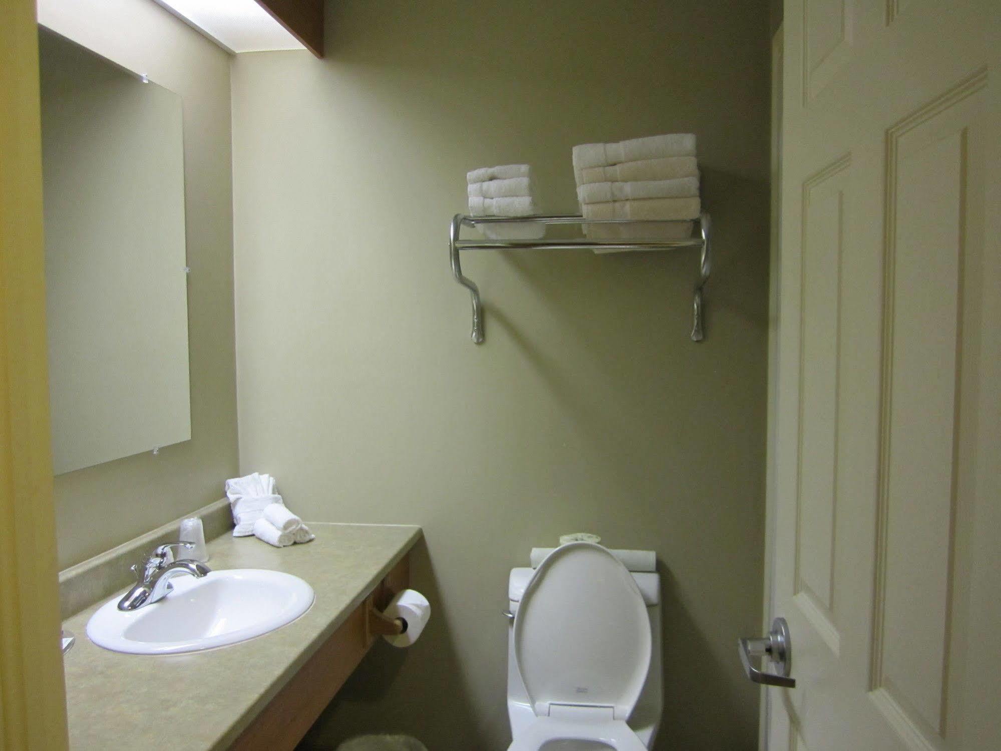 Auberge Bouctouche Inn & Suites Eksteriør billede